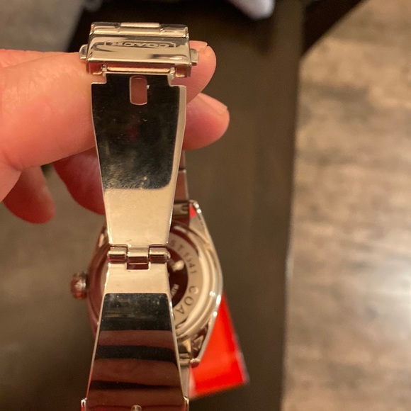 Woman’s Coach watch - Picture 4 of 4